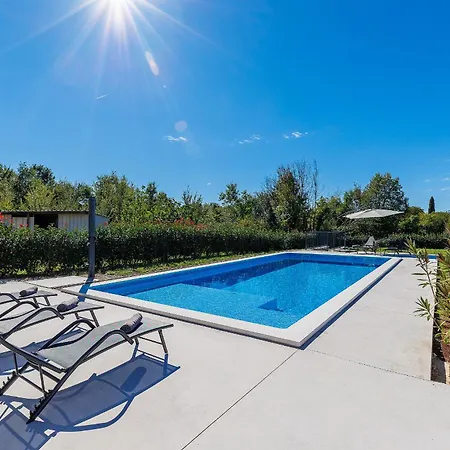 Eroa Villa